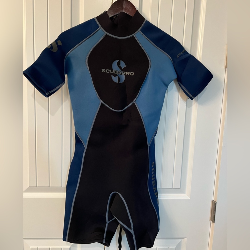 Scubapro women’s short wet suit